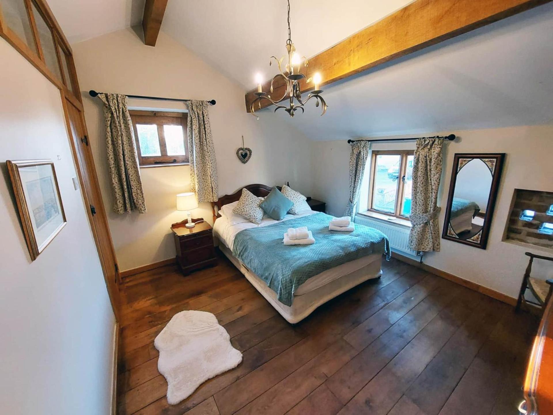 The Old Mill Barn With Hot Tub And Private Use Of Heated Pool Vila Wirral Exterior foto